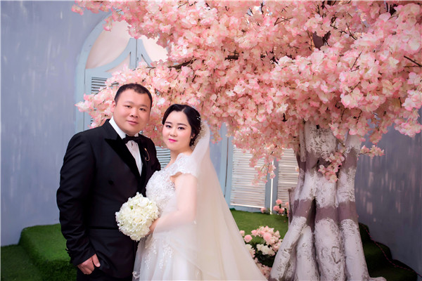 關愛員工從心出發(fā)【易視界】家人結伴到婚禮現場道賀