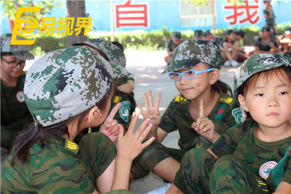 小朋友們開心應(yīng)對(duì)每天的挑戰(zhàn)，加油！