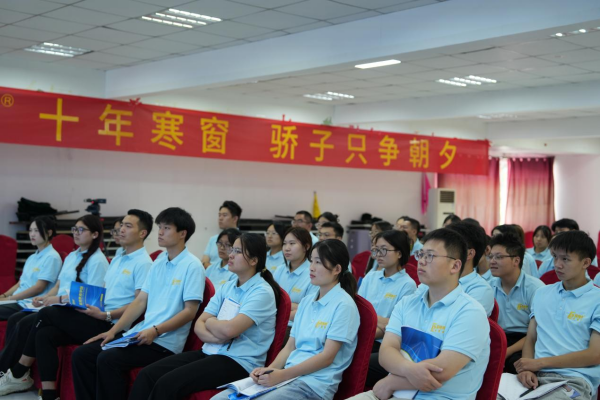 校企聯(lián)動新標桿：易視界打造“畢業(yè)即就業(yè)”的直通車